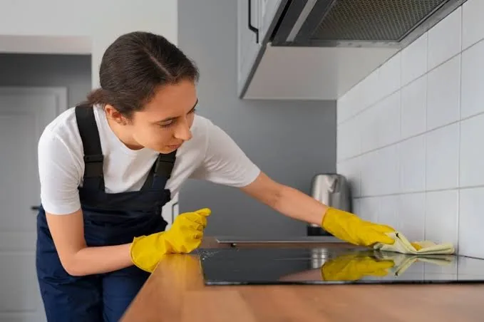 Move-out kitchen cleaning in North Vancouver