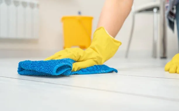 Move-out floor and baseboard cleaning in Surrey and Vancouver